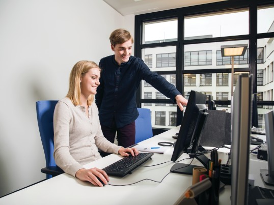 Büro-Situation-Bildschirm